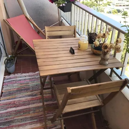 F2 Avec Balcon Vue Apartamento *
