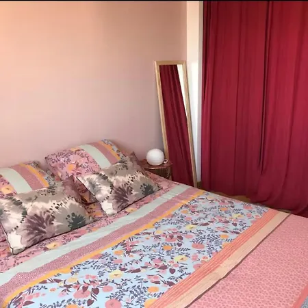 F2 Avec Balcon Vue Apartamento
